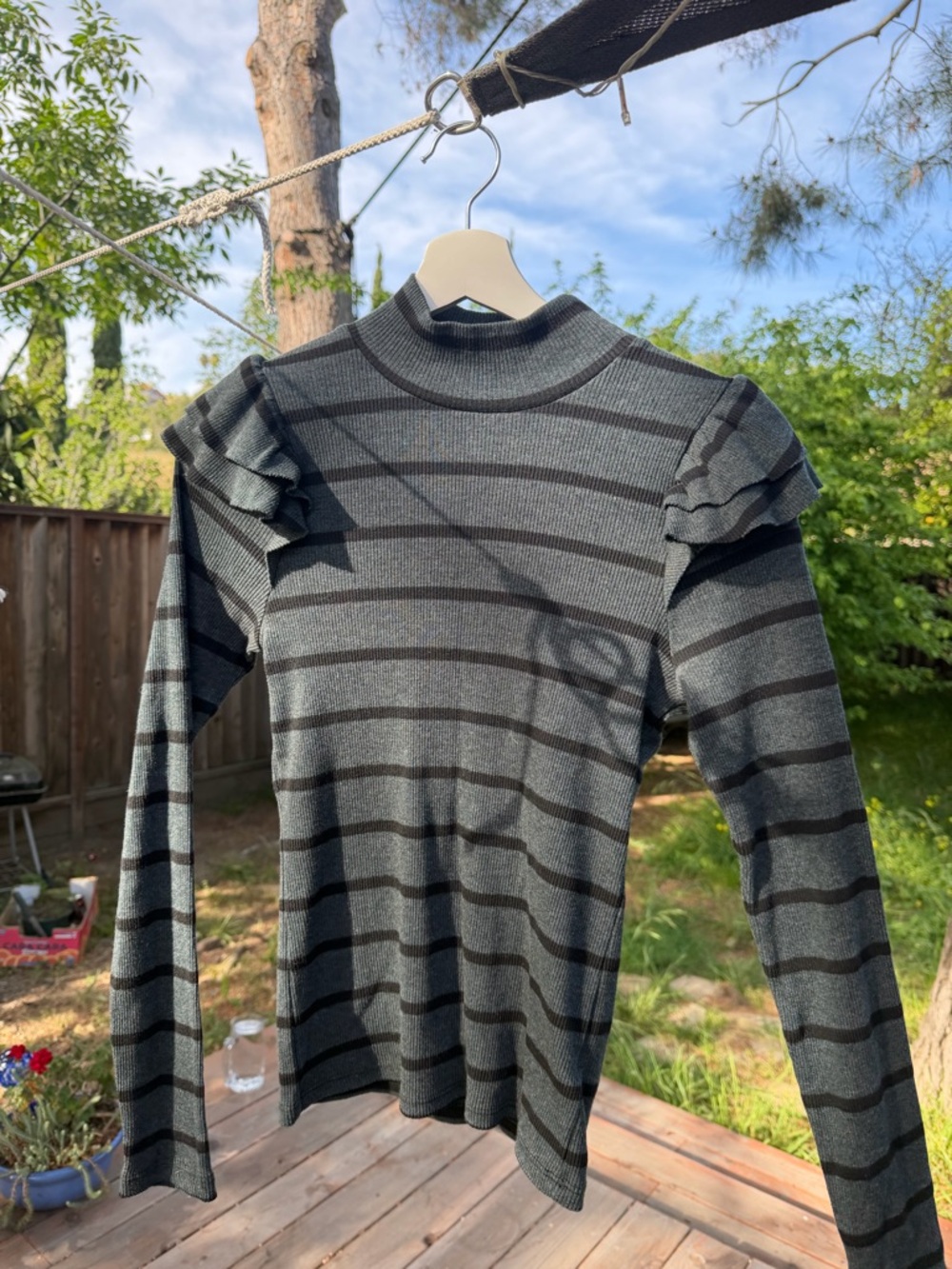 Anthropologie t.la Ruffle Shoulder Ribbed Turtleneck Top Striped Size S